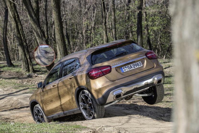 Mercedes-Benz Clase GLA Stern Motor