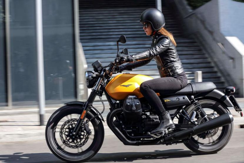 oferta moto guzzi v7 motospazio barcelona
