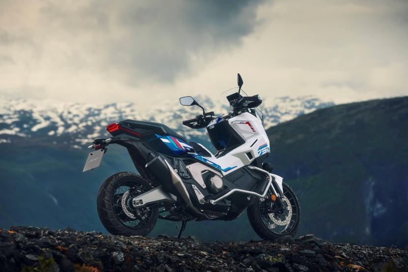 X-ADV