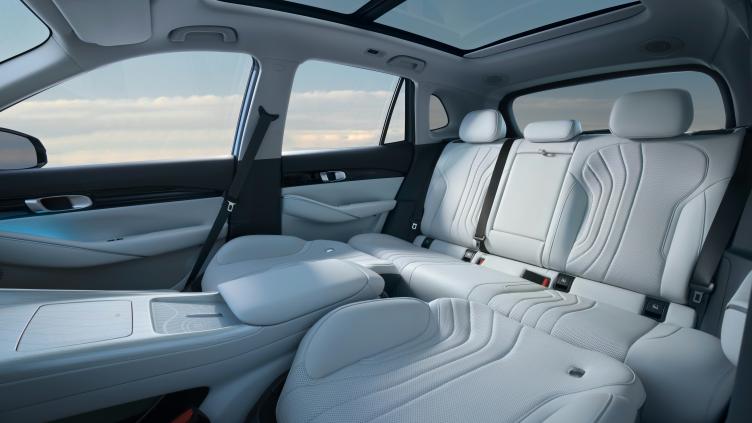Geely E5